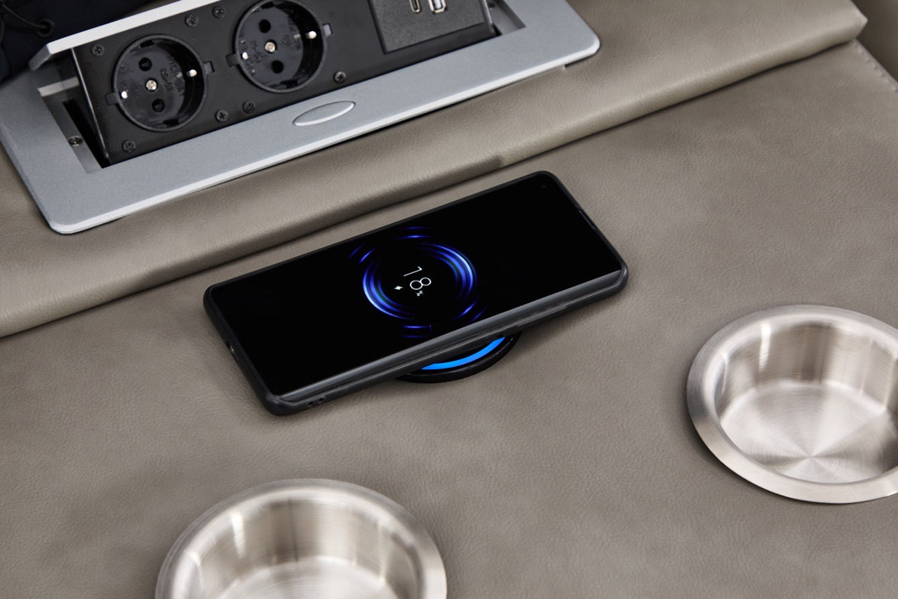 Set canapele dumonde 3+2+1, reclinere electrice, incarcare wireless, USB-C, suport pahare incalzite, lumini LED Selvar