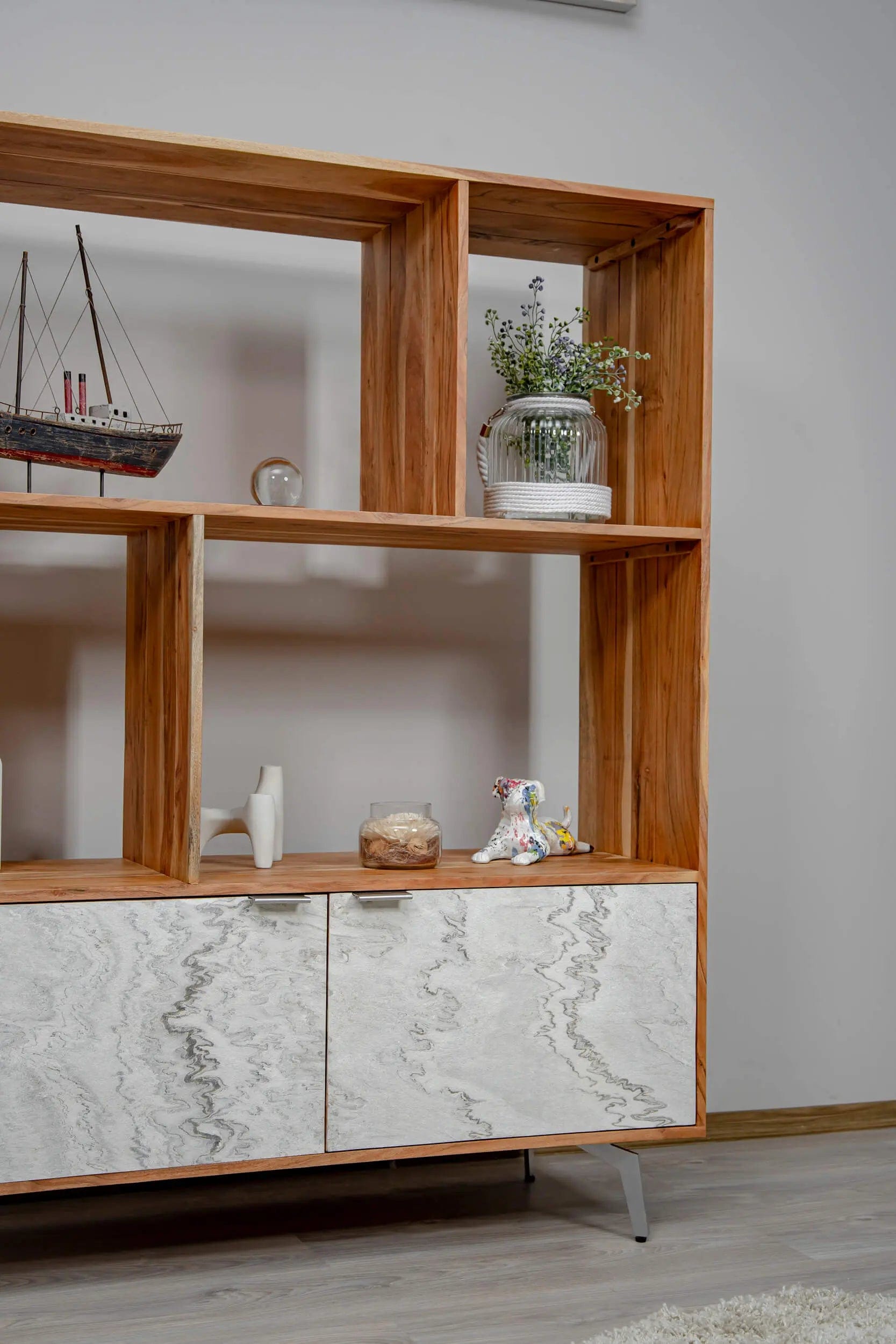 Vitrina din lemn masiv placat cu piatra, Elysium, 115x40xh150 cm, dumonde