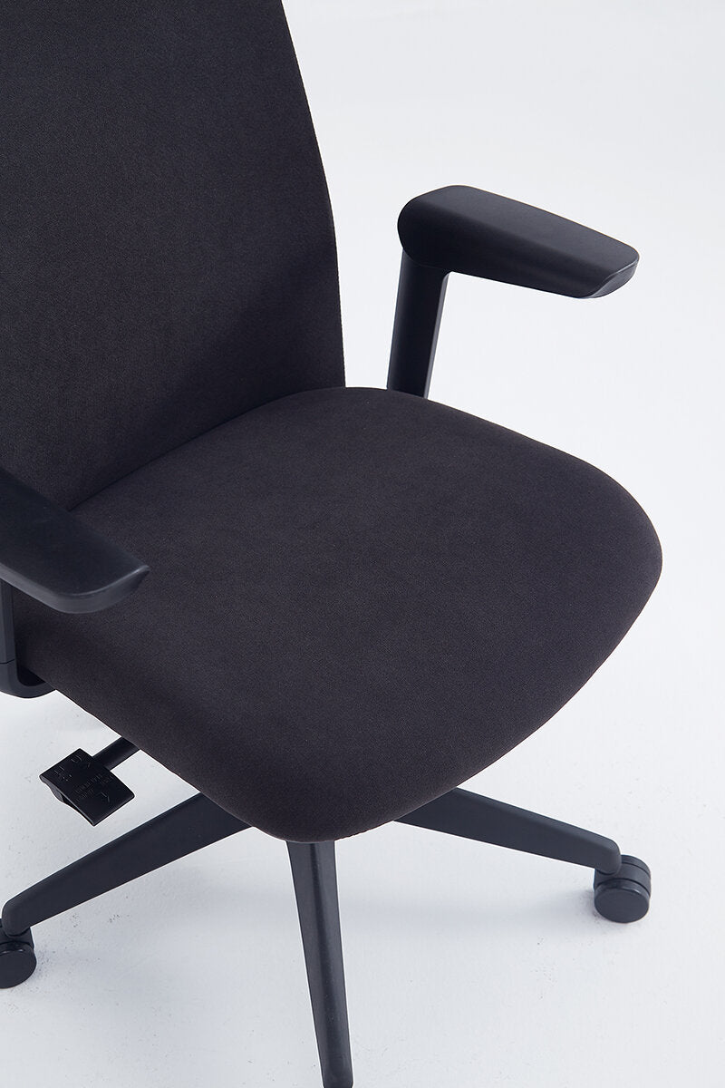 Scaun ergonomic profesional Pulse dumonde cu mecanism multifunctional inclinare/blocare, cotiere 2D ultra moi, negru