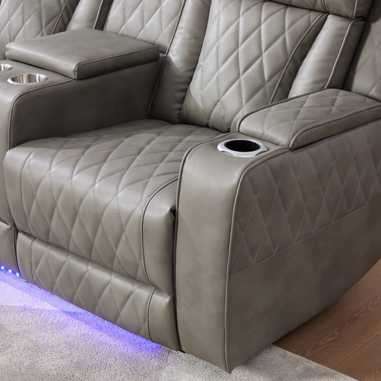 Set canapele dumonde 3+2+1, reclinere electrice, incarcare wireless, USB-C, suport pahare incalzite, lumini LED Selvar