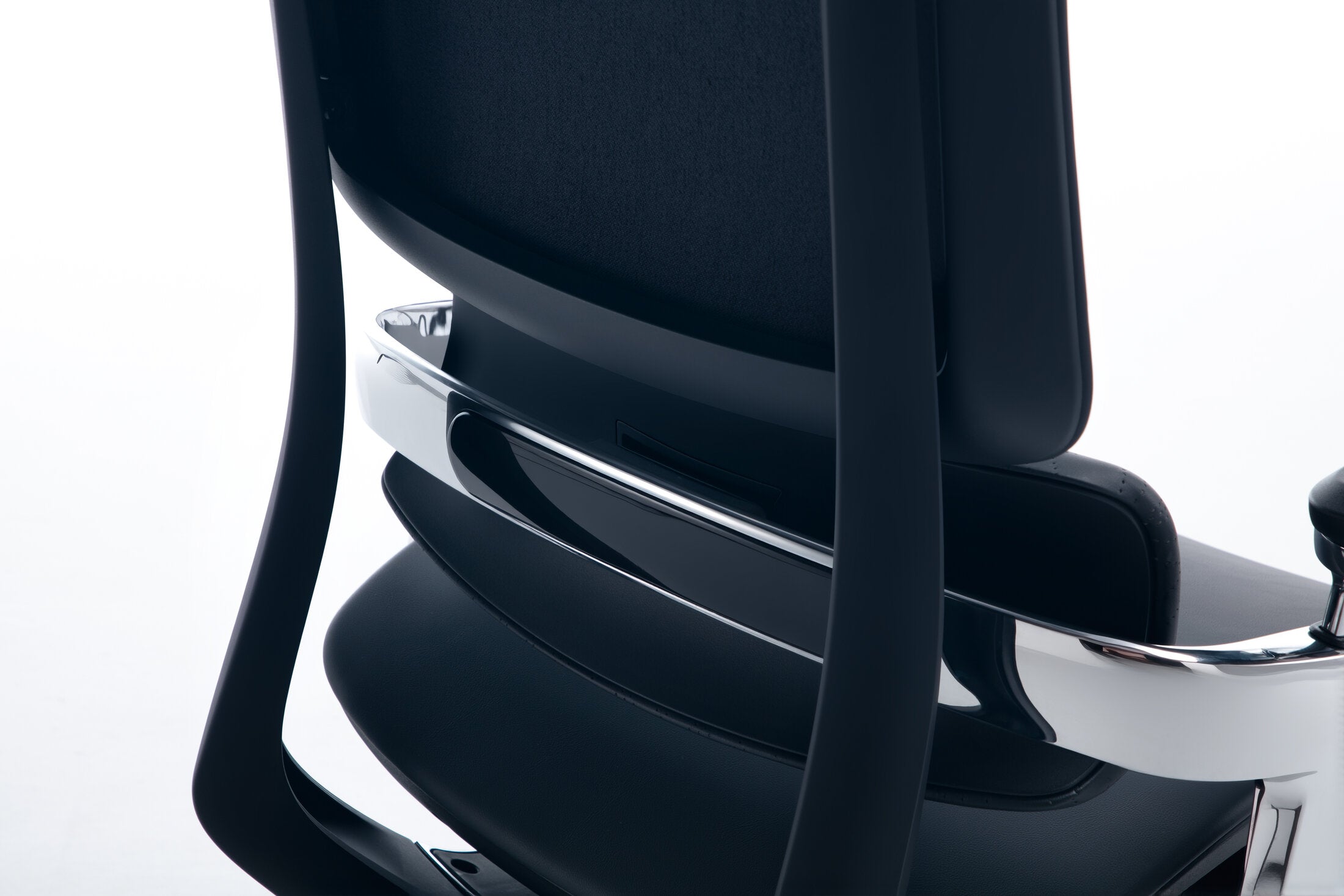 Scaun ergonomic profesional Nexus dumonde cu suport lombar dinamic, cotiere 4D ultra moi, mecanism multifunctional inclinare/blocare, suport picoare, negru