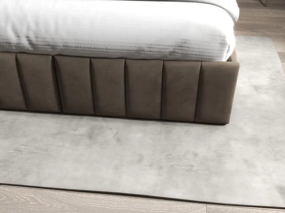 Pat dormitor dumonde, tapitat maro, Santiago 180x200 cm, somiera rabatabila inclusa, spatiu depozitare